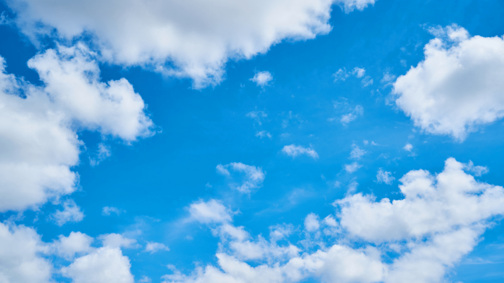 clouds in the blue sky